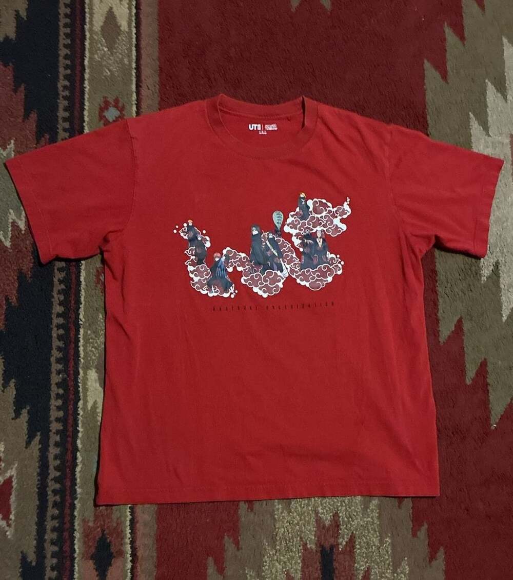 Uniqlo Naruto Akatsuki T-Shirt Size L Red Graphic Anime